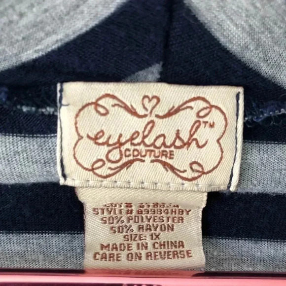 Eyelash Couture Cowl Neck Short Sleeve Top 1X - Picture 6 of 6